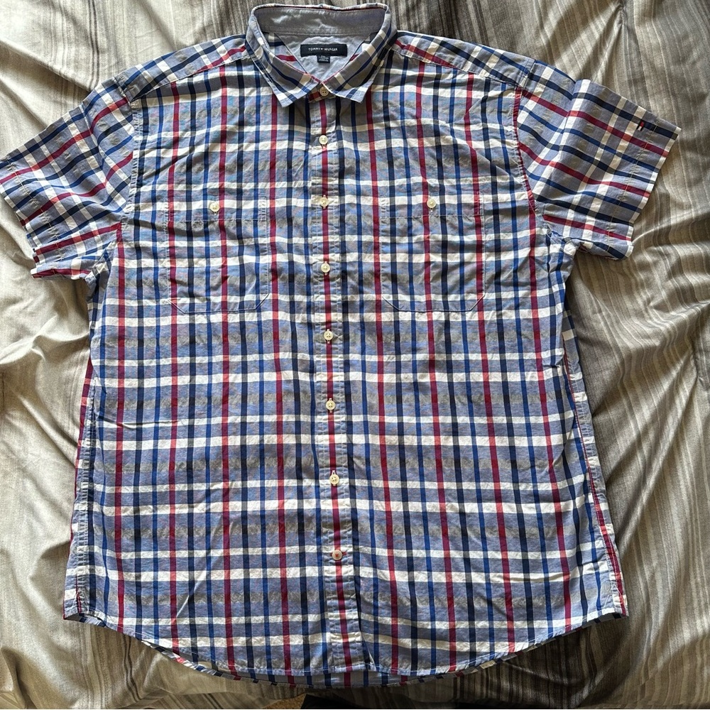 Tommy Hilfiger Men’s Button Down Short Sleeve XXL Blue and Red Plaid Shirt